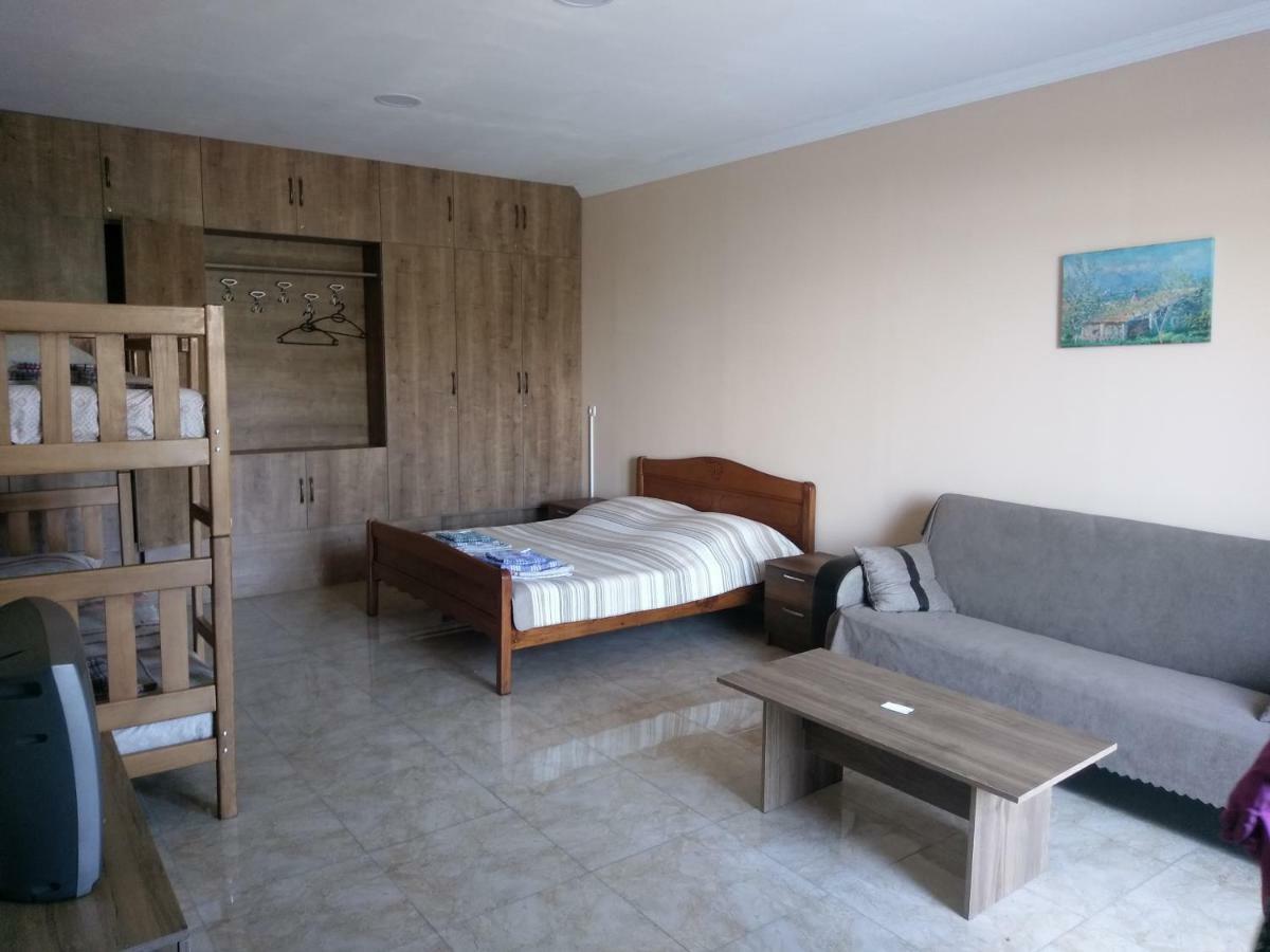 Guest House Vista Sighnaghi Bagian luar foto